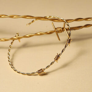 PULSEIRA ARAME FARPADO OURO AMARELO PEQUENA