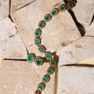 PULSEIRA ESMERALDA CRAVEJADA DE DIAMANTES